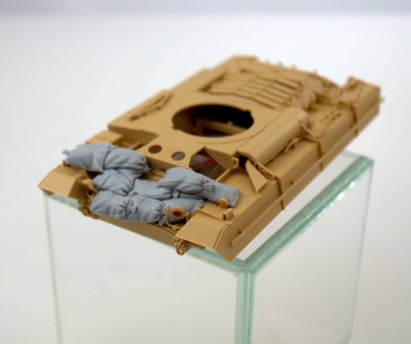 1:35 Sandbags armor for MkIII “Valentine”