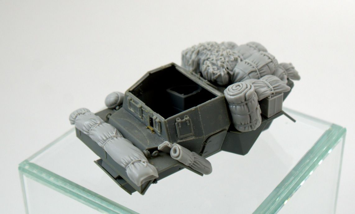 1:35 Stowage set for Daimler “Dingo”