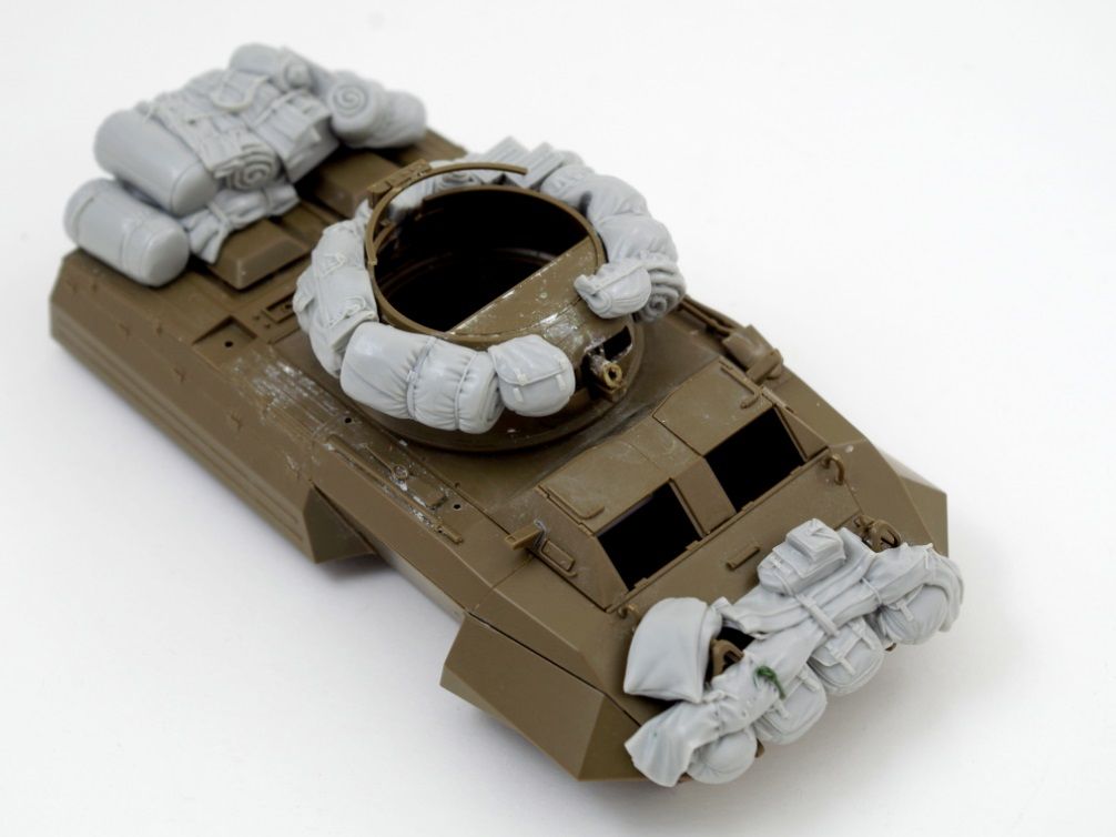 1:35 Stowage set for M8 “Greyhound”