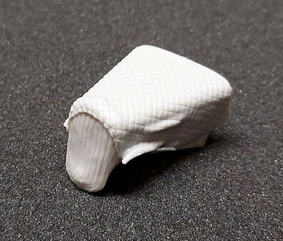 1:35 Mercedes 170 engine deck with canvas