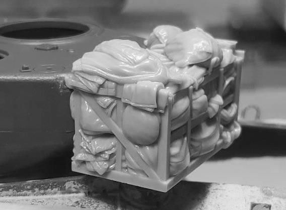 1:35 Turret stowage bin for M4 “Sherman” 75