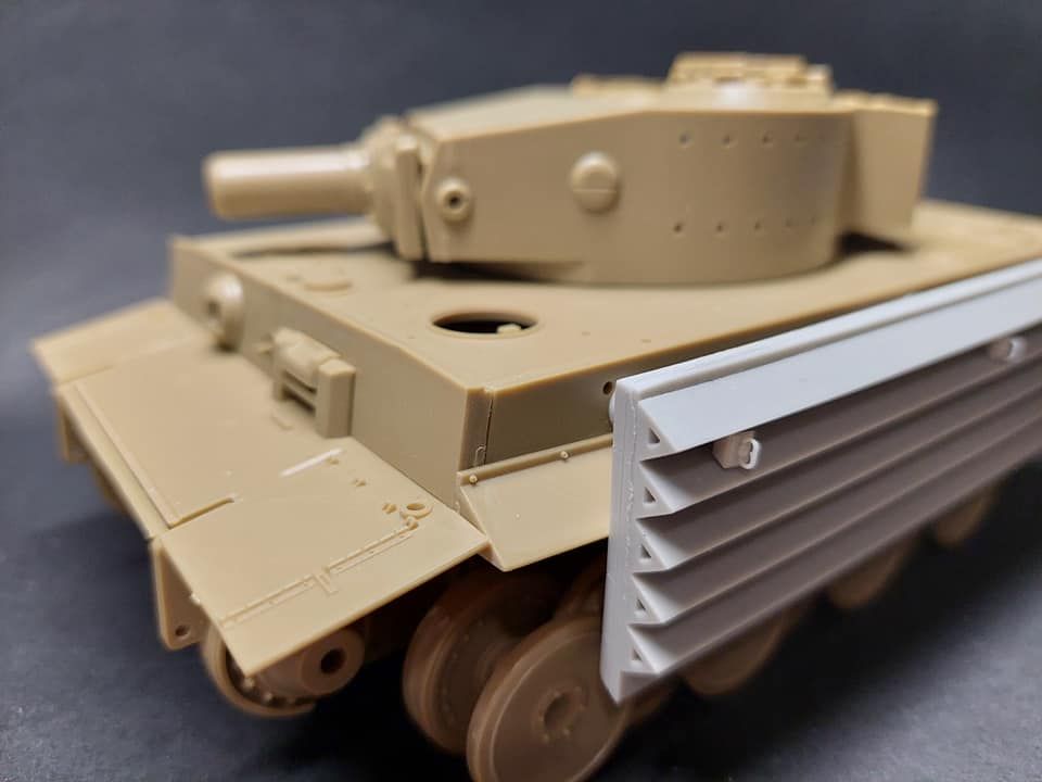 1:35 Tiger I tank wooden sapper “Bruckentafel”