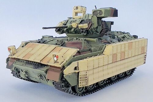 1:72 M2A3 BRADLEY w/ERA (Camouflage)