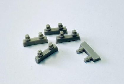 1:35 INSULATOR FOR GERMAN ANTENNAS - LARGER, 10 PIECES