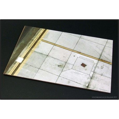 1:72 March Air Reserve Base