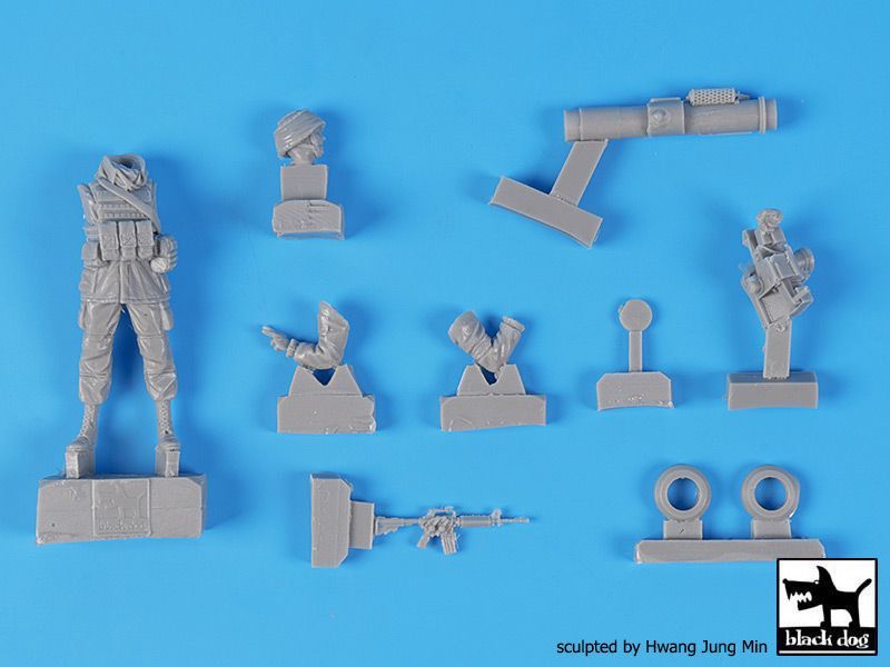 1:35 Ukrainian soldiers set N°2