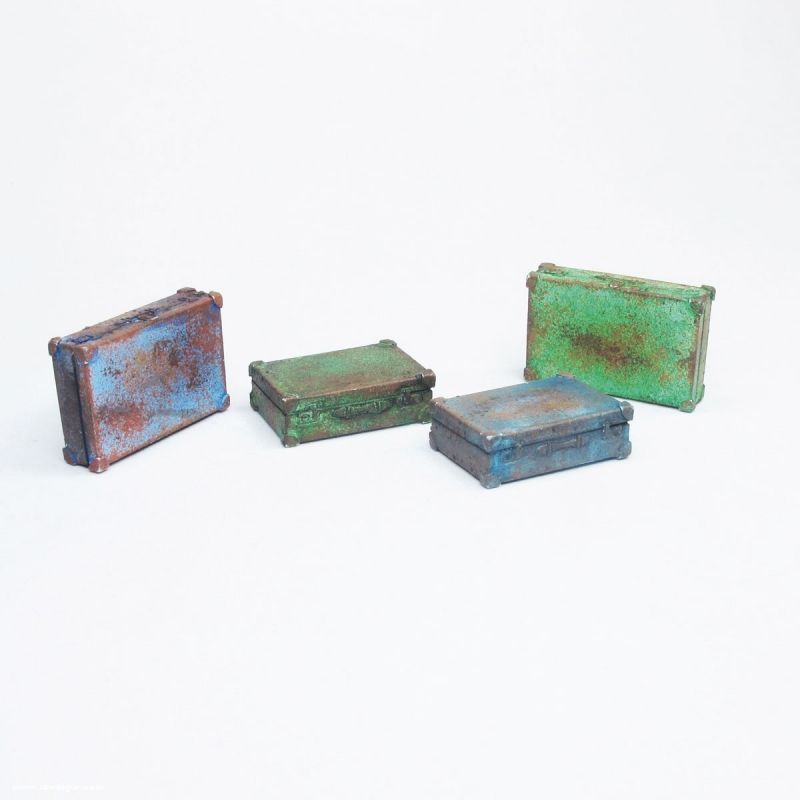1:35 Metal Suitcases