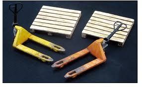 1/35 Pallet Truck with Wooden Pallet