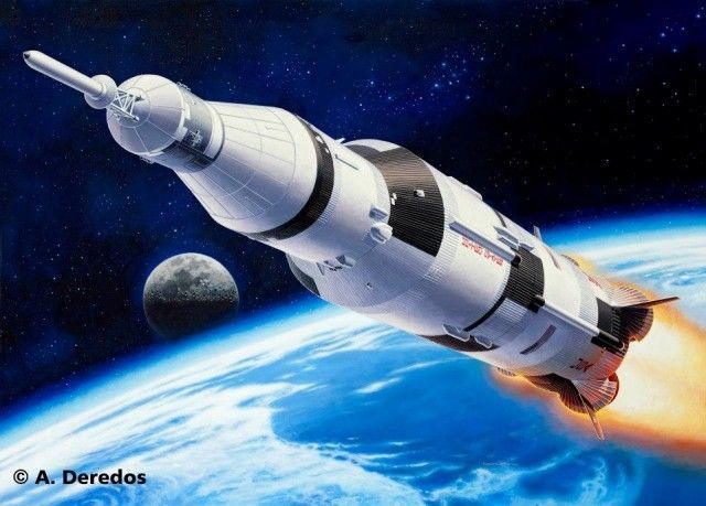 1:144 Saturn V.