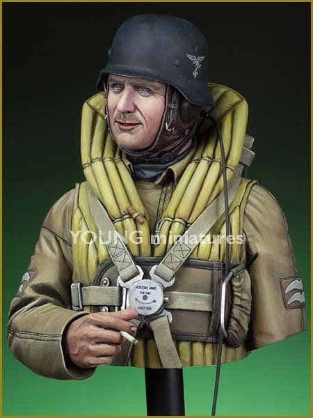 1:10 Luftwaffe Bomber Crewman, 1940