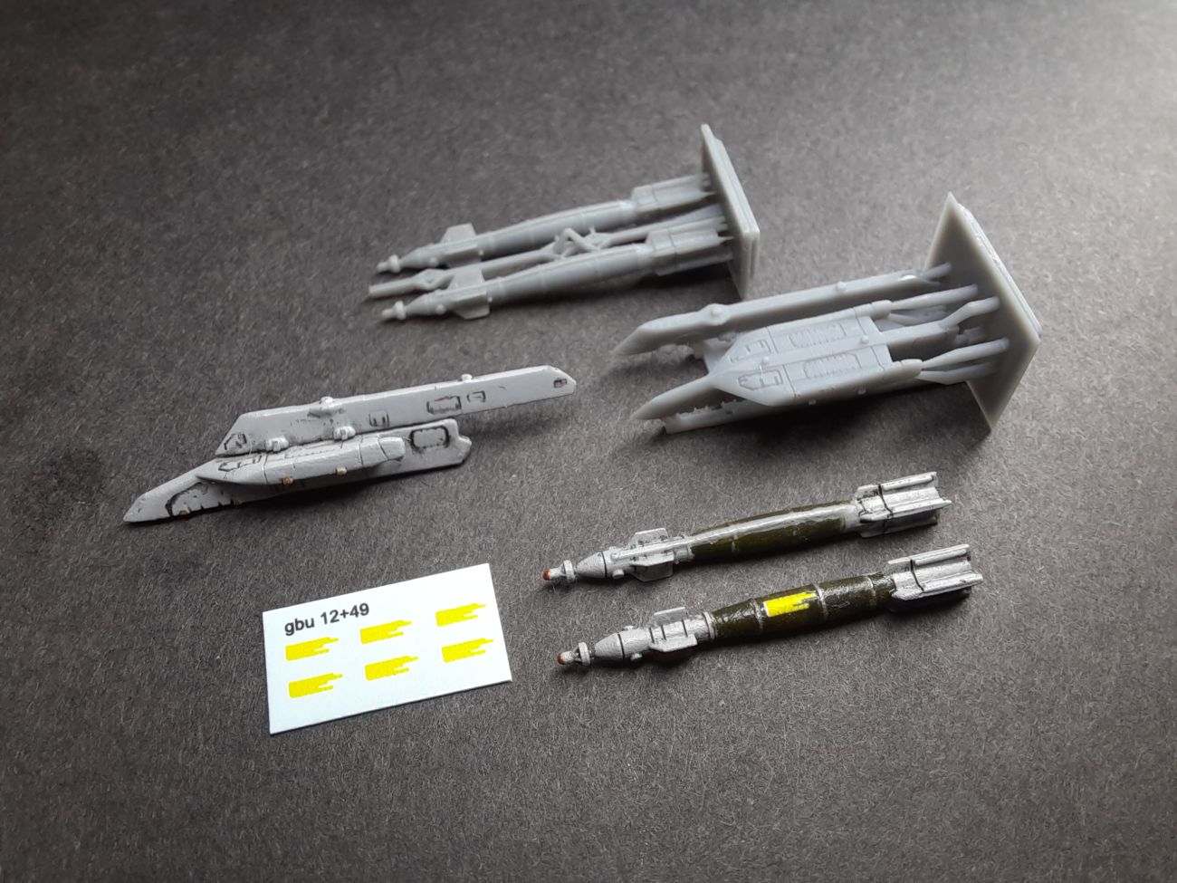 1:144 Rafale Bomb Rack with GBU 49 Bombs