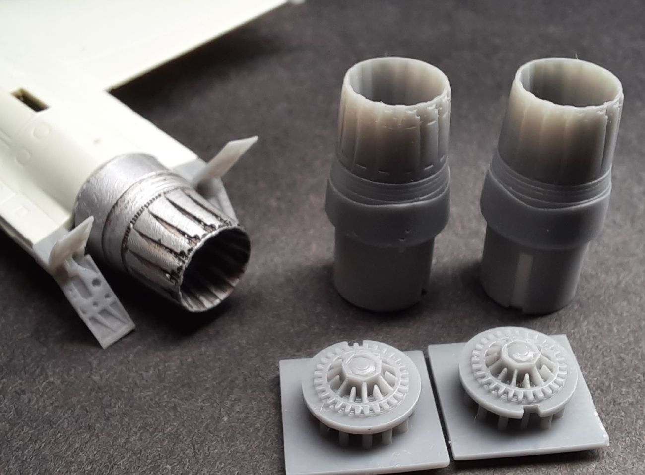 1:144 PW 100 NOZZLE OPEN for F-16