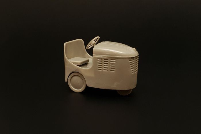 1:32 UK Flight Deck Tractor Clarkat type B