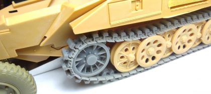 1:35 Sd.Kfz.251 Early Pattern tracks + sprocket (poligonal)