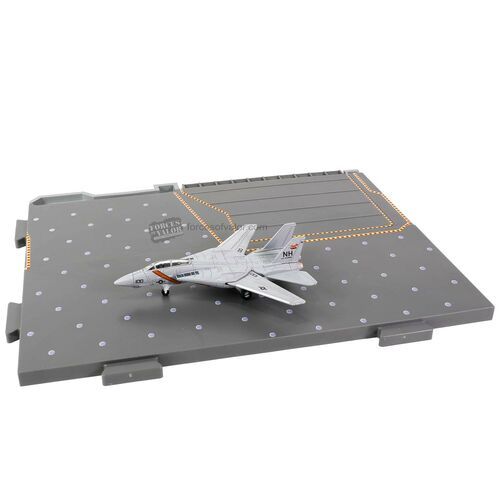 1:200 CVN-65 Deck, Section #E Deck + F-14A VF-114 “Aardvarks”