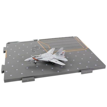 1:200 CVN-65 Deck, Section #E Deck + F-14A VF-114 “Aardvarks”