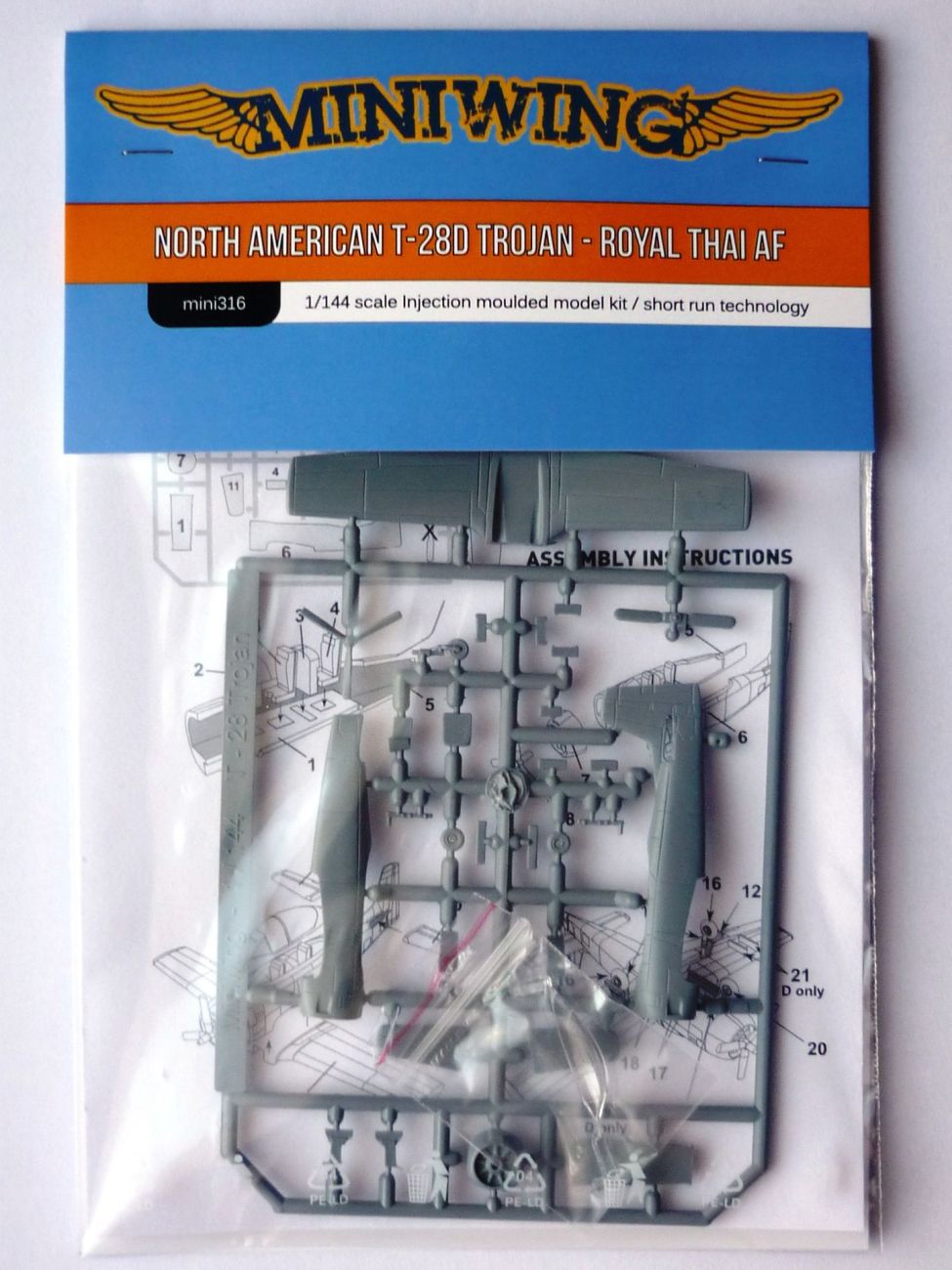 1:144 North American T-28D 