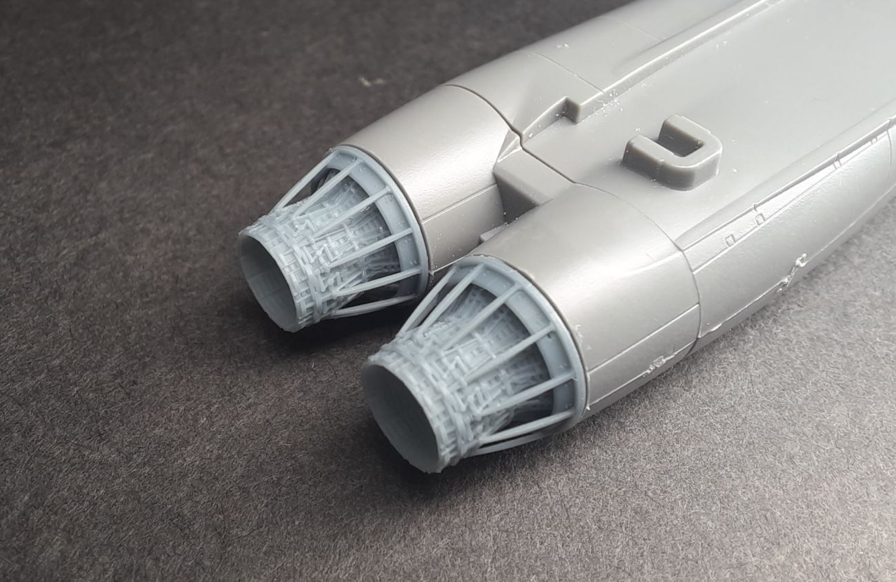 1:144 B-1b LANCER EXHAUST Close option