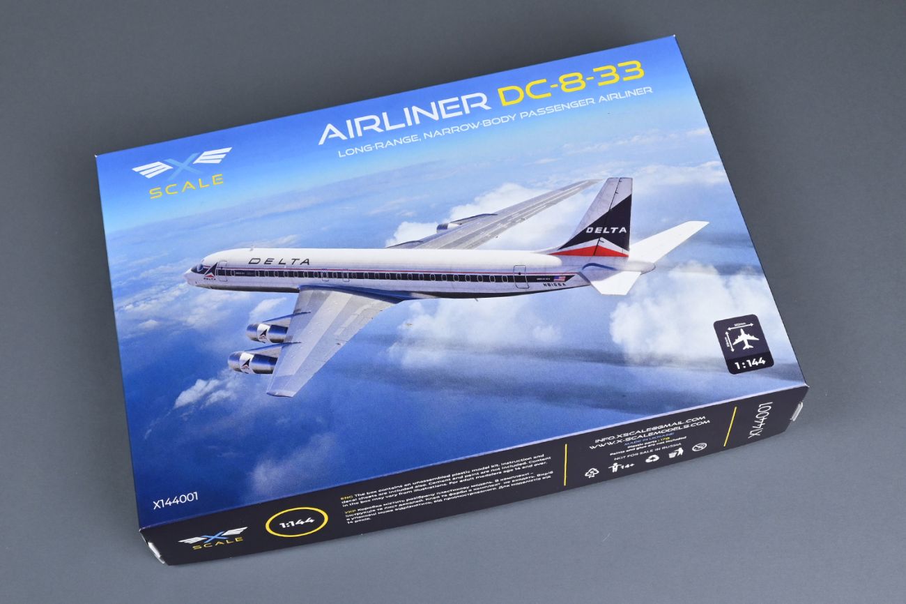 1:144 Airliner DC-8-33 - Long-Range Narrow-Body Passenger Airliner