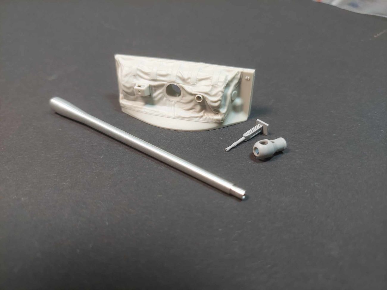 1:35 A34 “Comet” canvas mantlet with 77mm OQF Gun (WWII pattern)