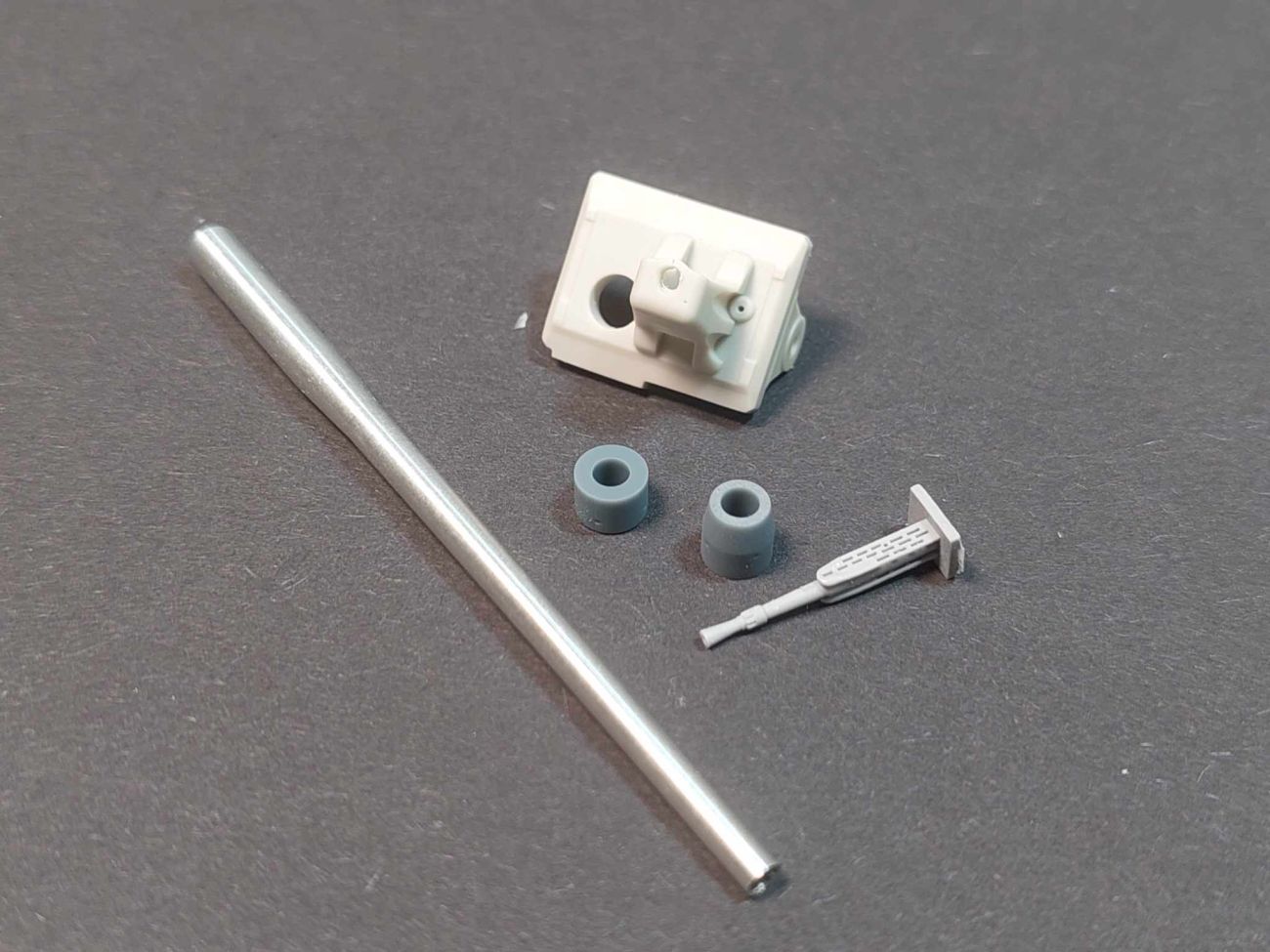 1:35 “Churchill” III & “Crusader” III Late mantlet with 6pdr MkV gun
