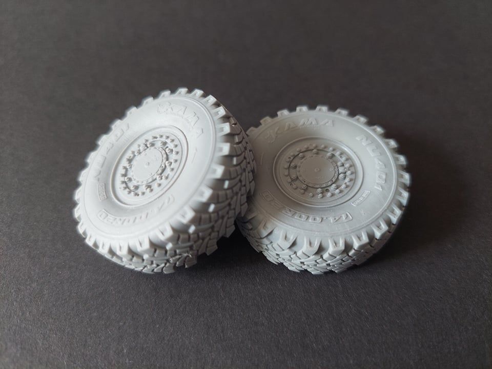 1:35 Kamaz K-4386 “Typhoon” road wheels