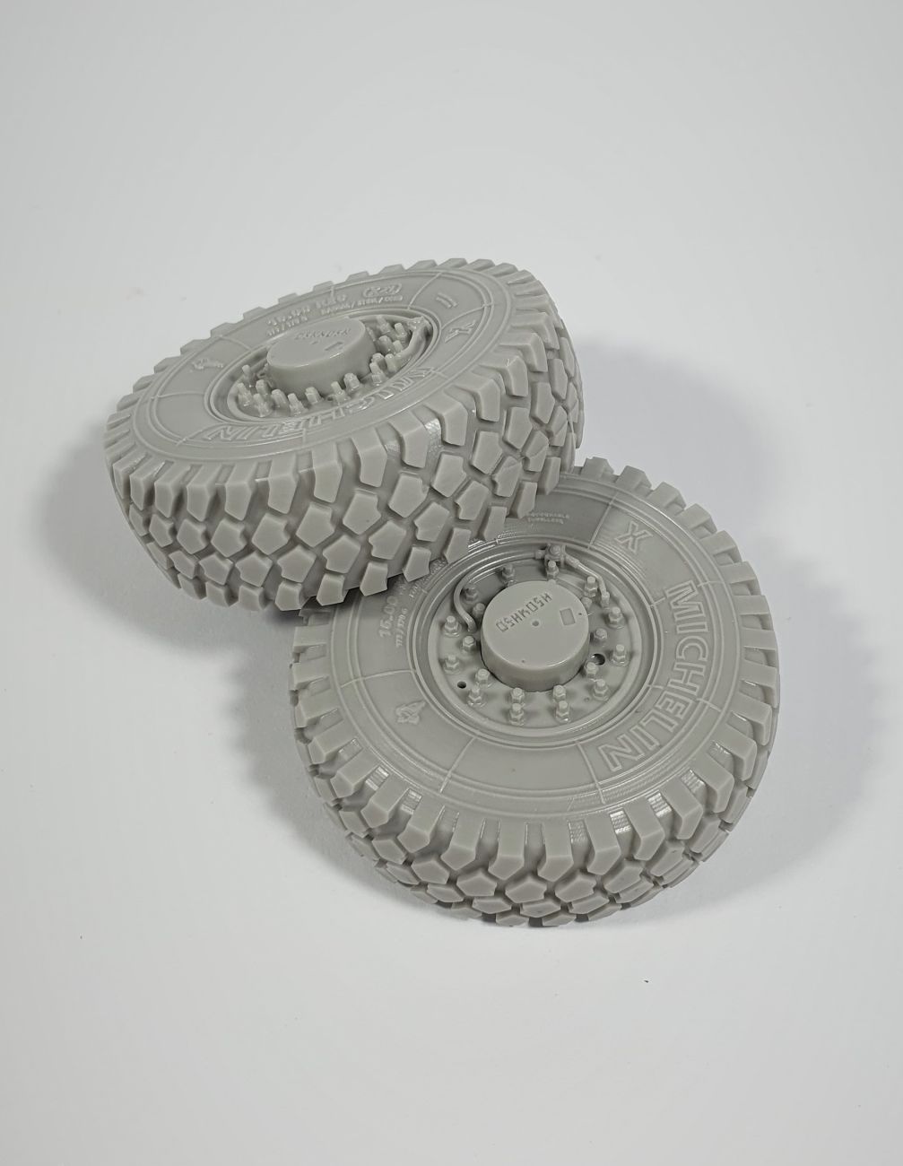 1:35 MTVR M24 Road wheels (Michelin)