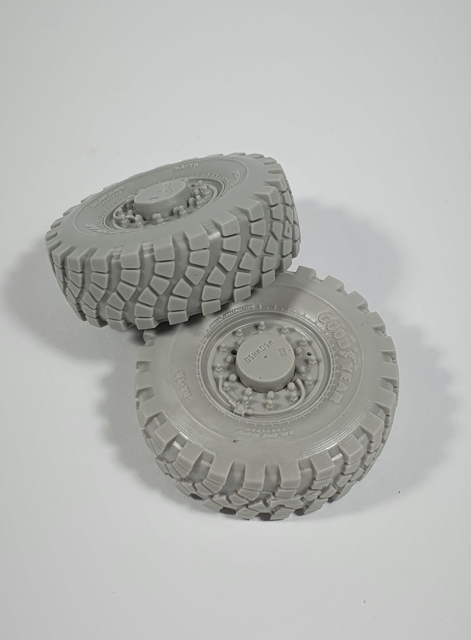 1:35 MTVR M24 Road wheels (Goodyear)