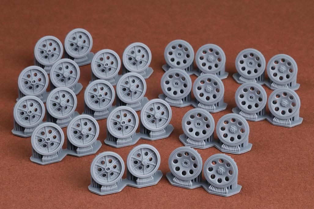 1:35 Sd.Kfz. 251 Roadwheel Set With Solid Hubs