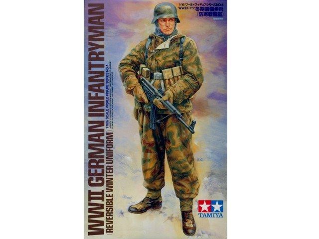 1:16 WWII German Infantryman (Reversible winter uniform)