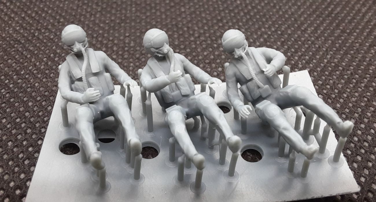 1:72 Pilots with HGU-68 helmet MBU-23 mask