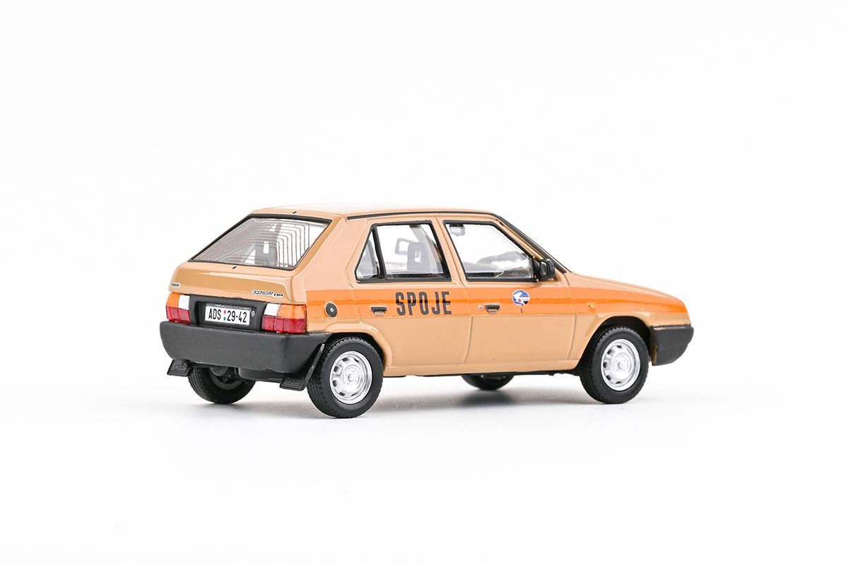 1:43 Škoda Favorit 136L (1988) - Spoje