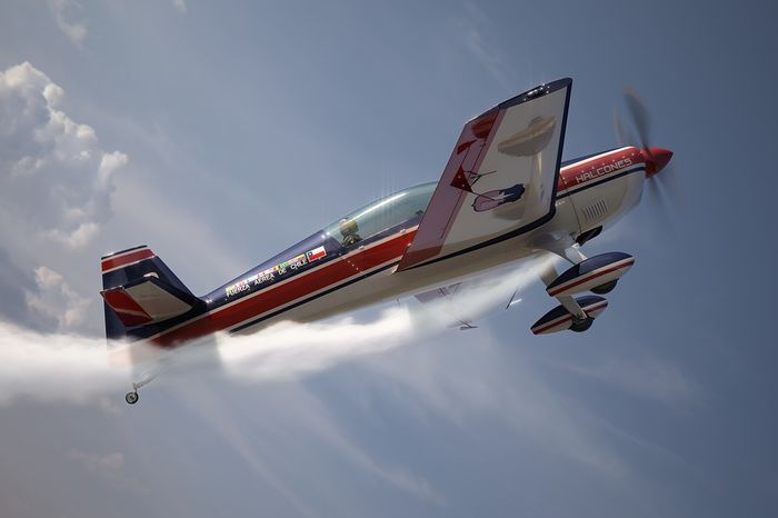 1:48 EXTRA EA300L four-blade propeller