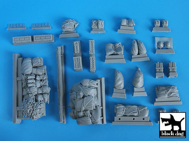 1:35 British Priest accessories set