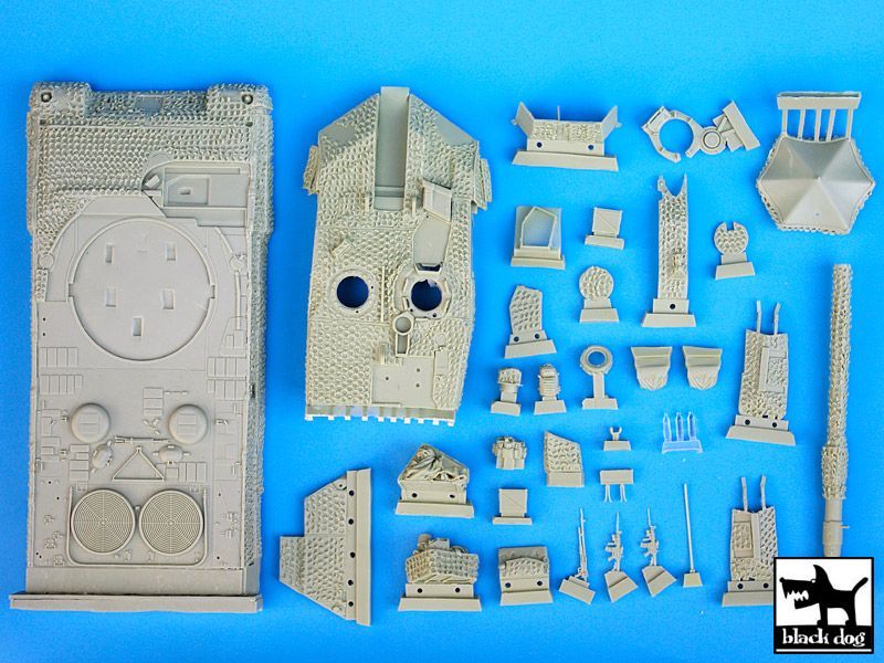 1:35 LEOPARD 2A6M CAN BARRACUDA