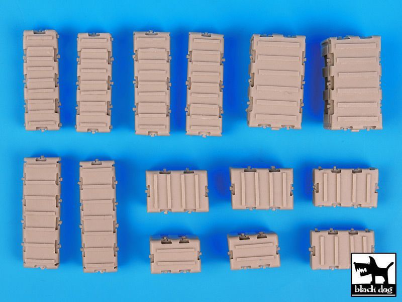 1:35 Universal modern plastic boxes accessories set