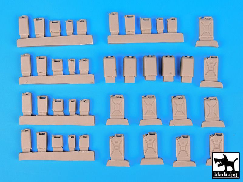 1:35 Moder plastic cans accessories set