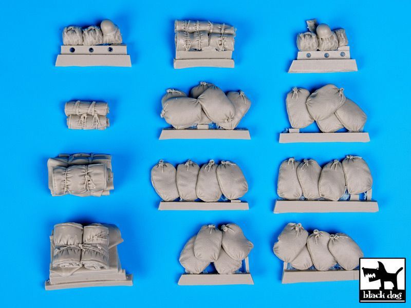 1:35 LVT A4 accessories set