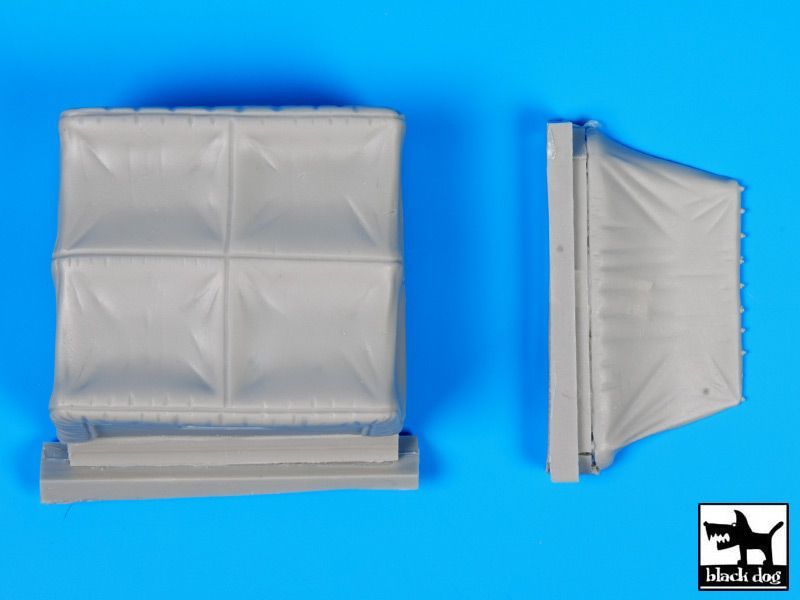 1:35 Us Dodge canvas accessories set