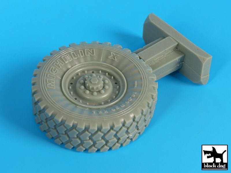 1:35 M 1117 Guardian wheels