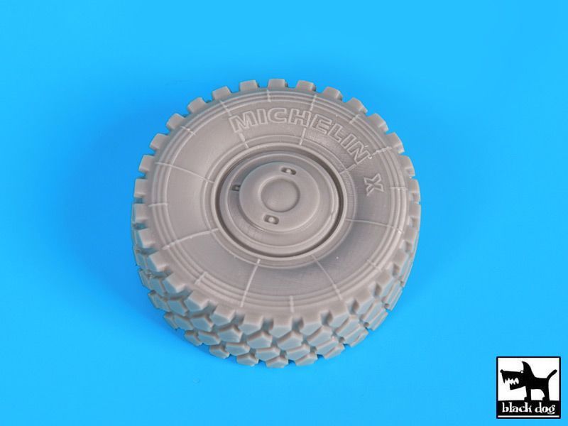 1:35 Dingo wheels accessories set