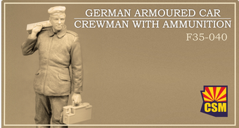 1:35 GERMAN ARMOURED CAR CREWMAN WITH AMMUNITION