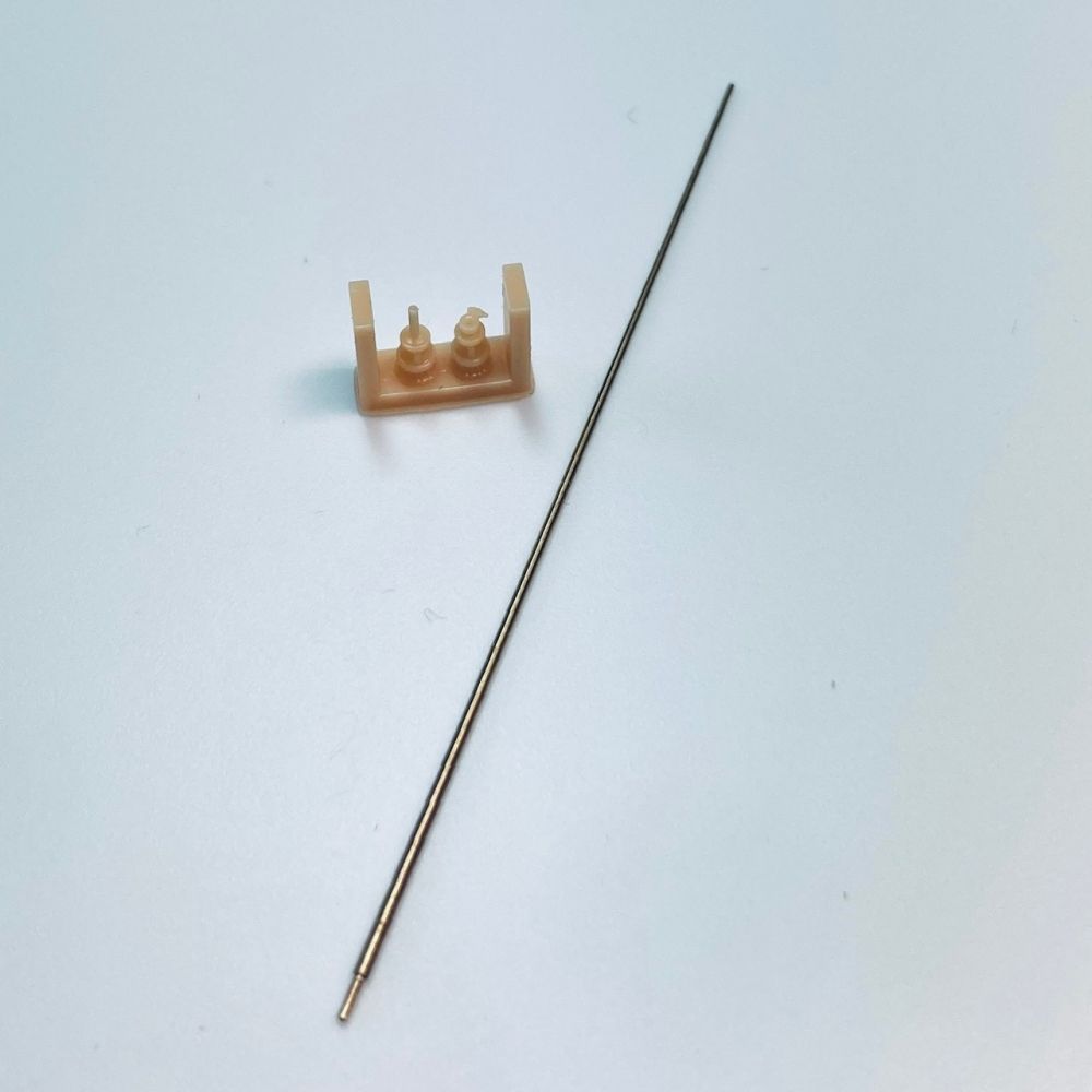 1:35 German 2m antenna set with small base, 1 pcs.