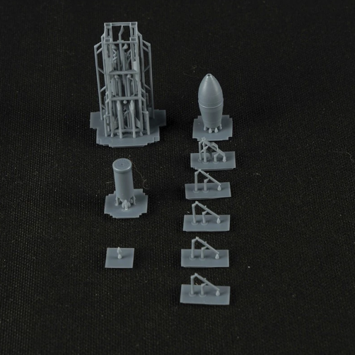 1:35 30cm Nebelwerfer Rockets & Steel Transport Containers (6pcs)