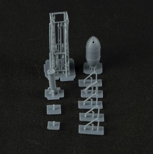 1:35 32cm Nebelwerfer Rockets & Steel Transport Containers (6pcs)