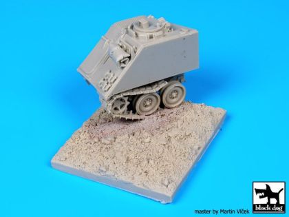 1:35 Destroyed M 113 base