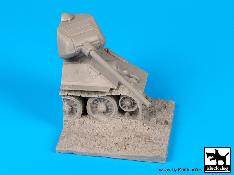 1:35 Destroyed T 34 base