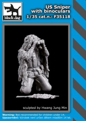 1:35 US sniper with binoculars