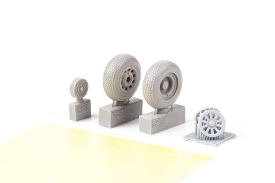 1:48 P-51B/P-51C Mustang wheels block tread 2