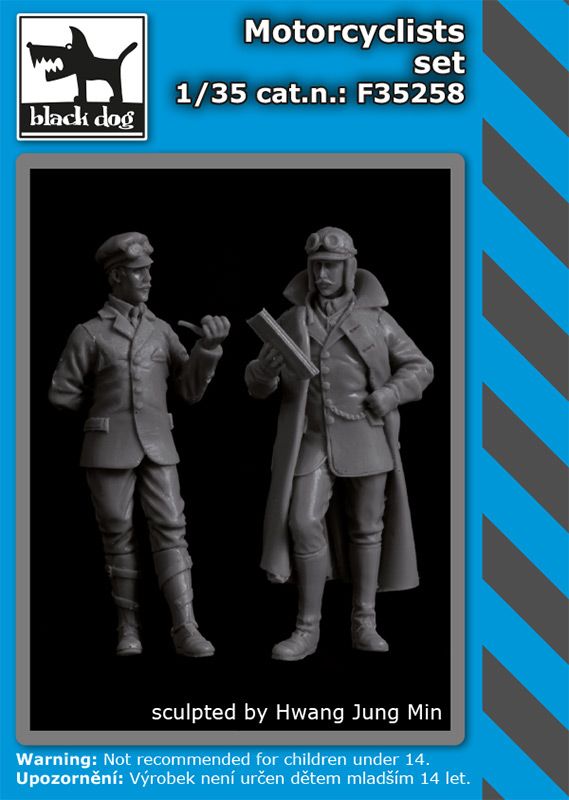 1:35 Motorcyclists Set